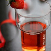 爱心草莓酒