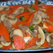 蘑菇胡萝卜炒肉