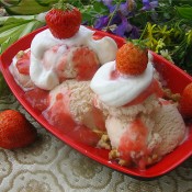 香浓草莓冰激凌