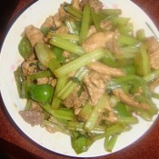 芹菜青椒炒肉片
