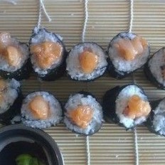 海螺肉寿司卷