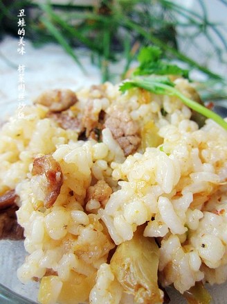 榨菜肉丝炒高粱米饭的做法