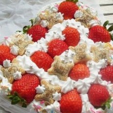 小熊草莓蛋糕
