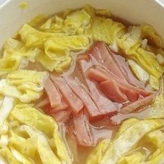 营养蛋香火腿鸡汤烩面