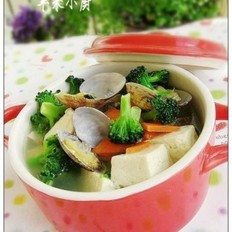 花蛤西花豆腐汤