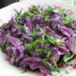 紫甘蓝炒芹菜叶
