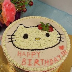 KITTY猫草莓慕斯蛋糕
