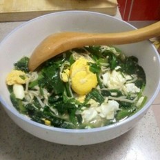 菠菜金针菇鸡蛋汤