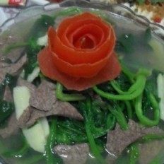 菠菜笋片猪肝汤