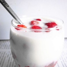 草莓香蕉酸奶饮