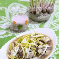 蘑菇炒蒜黄