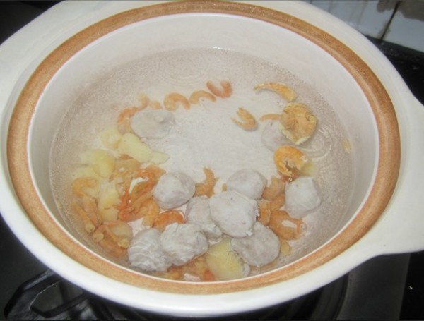 冬瓜瑶柱海米丸子汤的做法【步骤图】_菜谱_