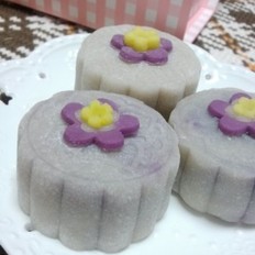 椰香紫薯栗蓉冰皮月饼