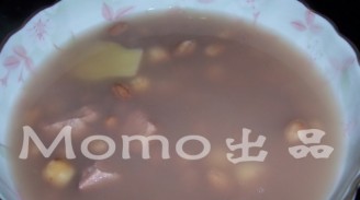 鲜莲子花生汤的做法
