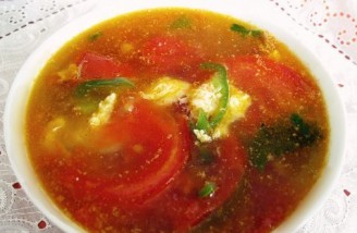 西红柿鸡蛋辣椒汤的做法