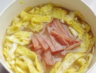 营养蛋香火腿鸡汤烩面的做法