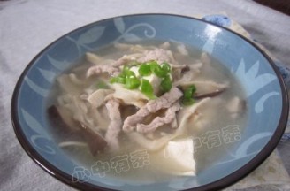 杂菇豆腐汤的做法