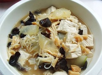 煲豆腐木耳冬瓜汤的做法
