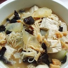 煲豆腐木耳冬瓜汤