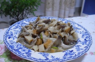 蘑菇鱼豆腐