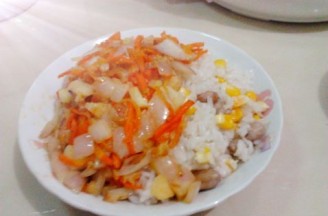 洋葱目鱼拌糯米饭的做法