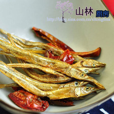 颚针鱼 的功效与作用 颚针鱼 的营养价值 食材百科 美食杰