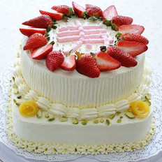 双层奶油草莓蛋糕